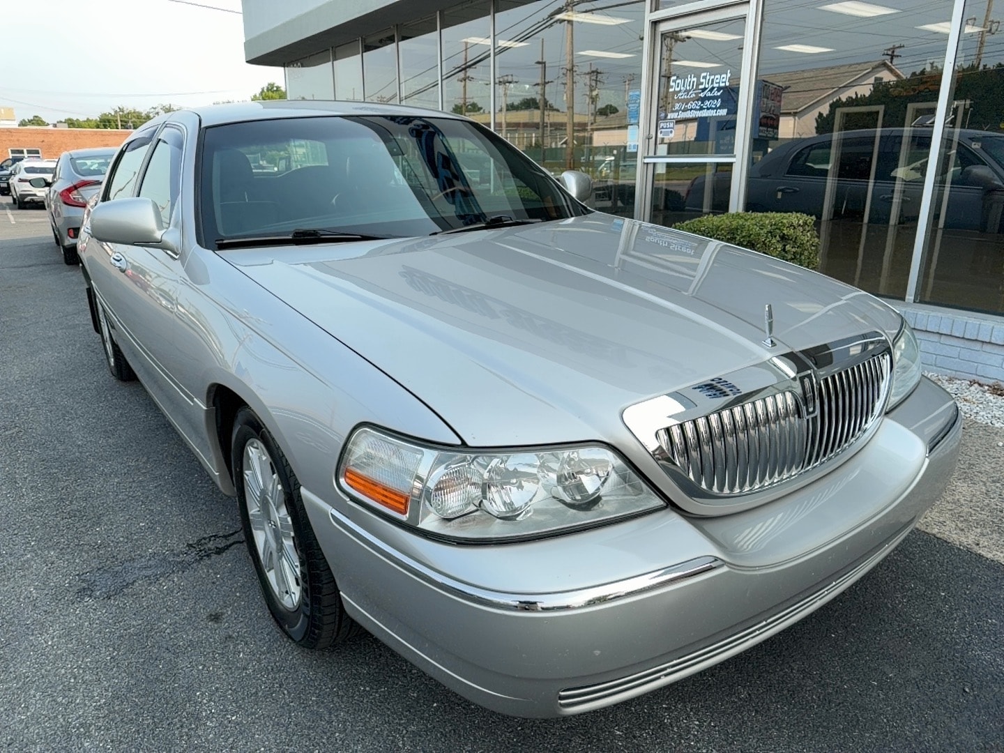 lincoln town car 2009 2LNHM82V09X633428 image lincoln town car 2009 2LNHM82V09X633428 image